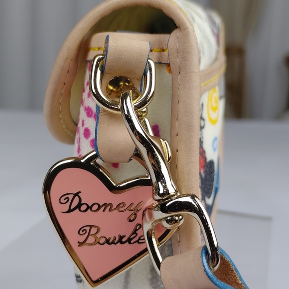 Dooney & Burke Disney Limited Edition Wristlet. - Picture 7 of 16